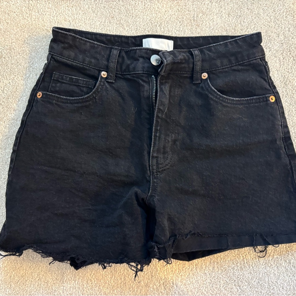 H&M Black High-Rise Frayed Hem Denim Shorts